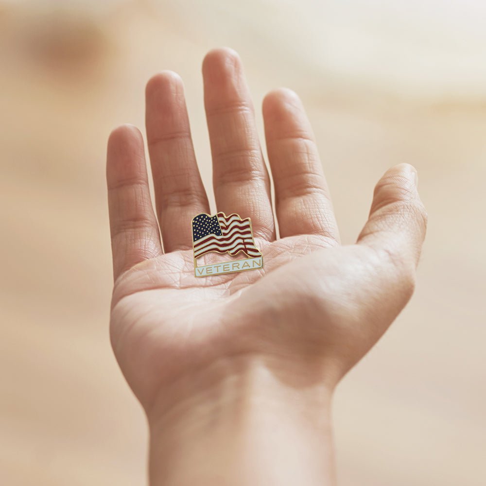 7/8 Inch Veteran American Flag Pin-Brooches & Lapel Pins-Lapel Pin Corner